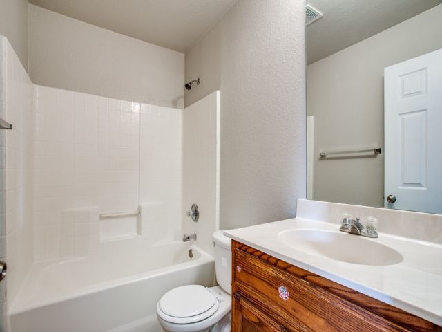 1208 Boxwood Drive, Crowley, TX 76036