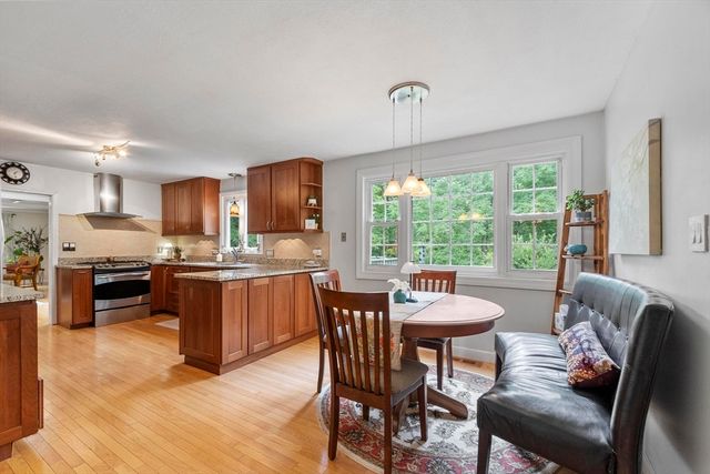 18 Farrwood Dr, Andover, MA 01810
