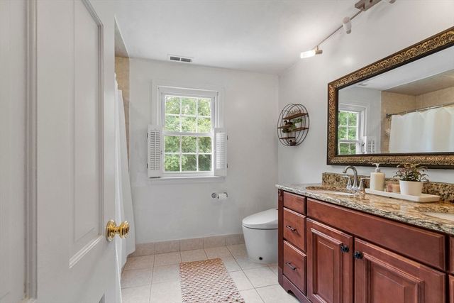 18 Farrwood Dr, Andover, MA 01810