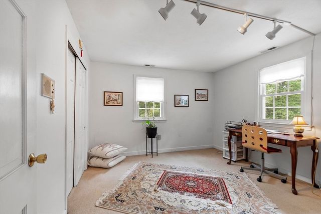 18 Farrwood Dr, Andover, MA 01810