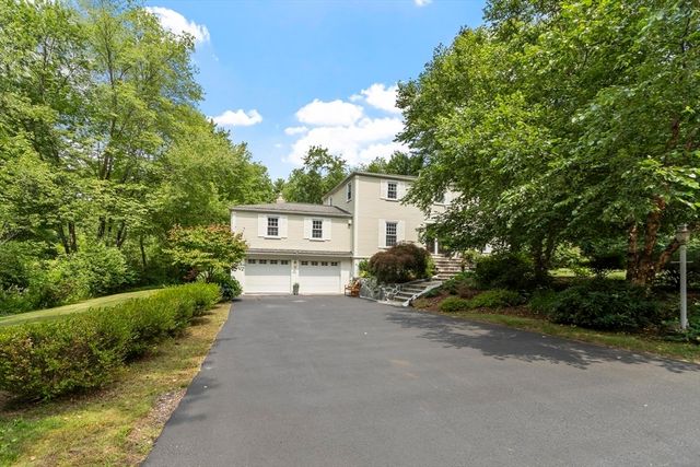 18 Farrwood Dr, Andover, MA 01810