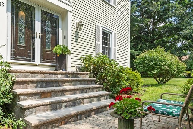 18 Farrwood Dr, Andover, MA 01810