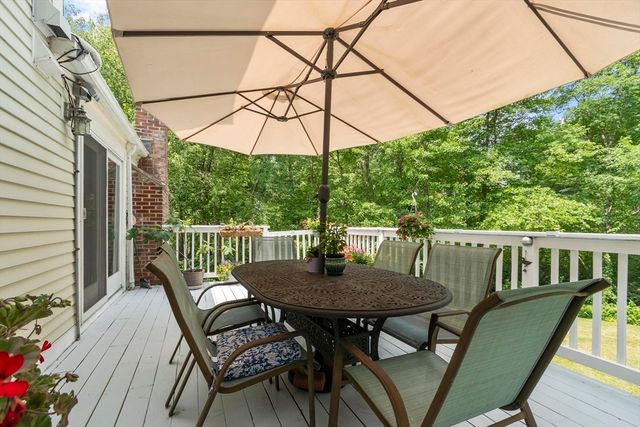 18 Farrwood Dr, Andover, MA 01810