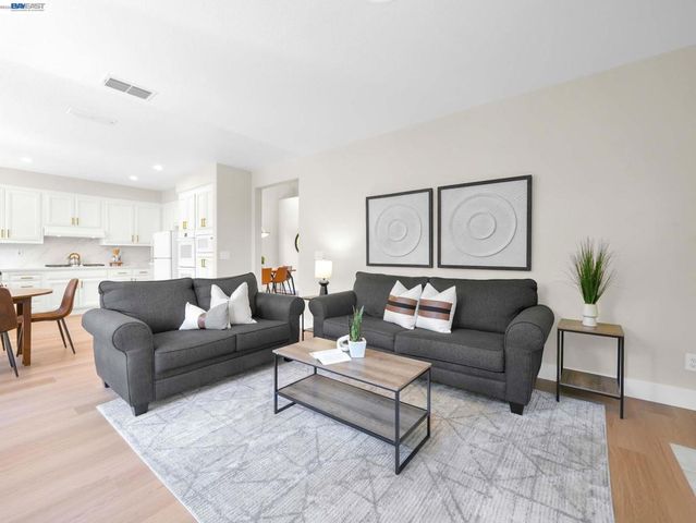 36270 Enfield Dr, Newark, CA 94560