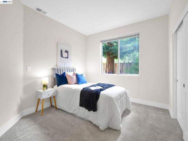 36270 Enfield Dr, Newark, CA 94560