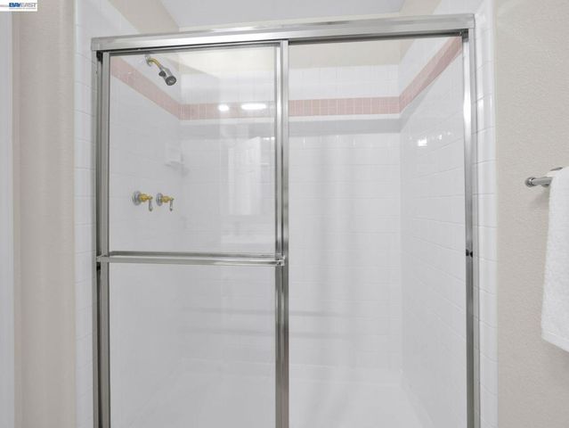 36270 Enfield Dr, Newark, CA 94560