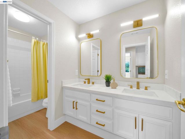 36270 Enfield Dr, Newark, CA 94560