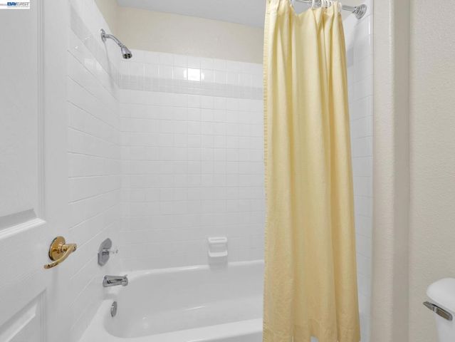 36270 Enfield Dr, Newark, CA 94560