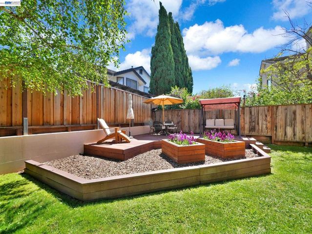 36270 Enfield Dr, Newark, CA 94560