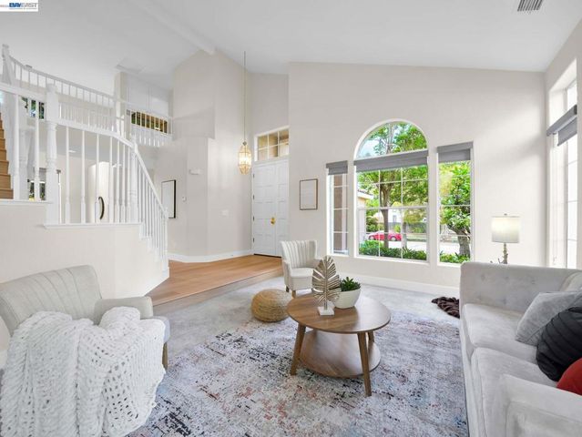 36270 Enfield Dr, Newark, CA 94560