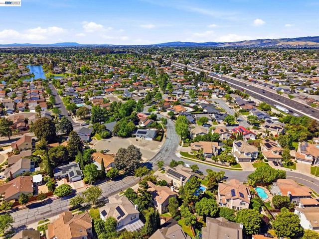 36270 Enfield Dr, Newark, CA 94560