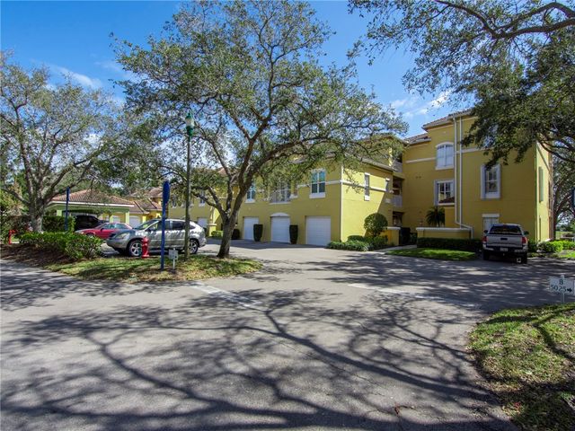 5015 Fairways Circle A102, Vero Beach, FL 32967