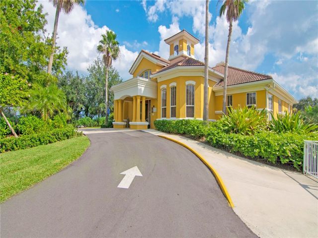 5015 Fairways Circle A102, Vero Beach, FL 32967