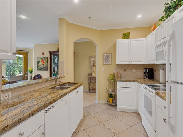 5015 Fairways Circle A102, Vero Beach, FL 32967