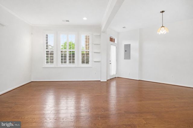 8922 CENTER ST, Manassas, VA 20110