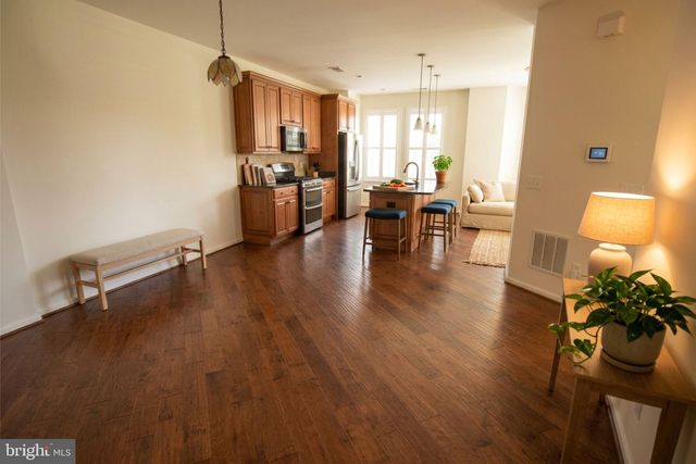 8922 CENTER ST, Manassas, VA 20110