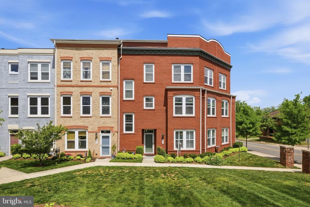 8922 CENTER ST, Manassas, VA 20110