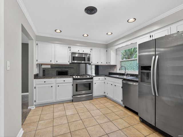 1103 Candlewood Way, Fort Wayne, IN 46845