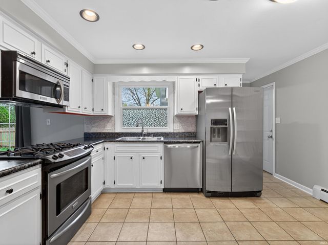 1103 Candlewood Way, Fort Wayne, IN 46845