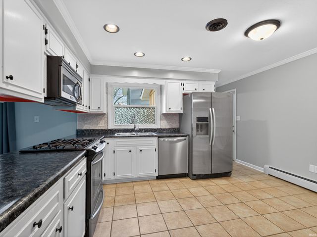 1103 Candlewood Way, Fort Wayne, IN 46845