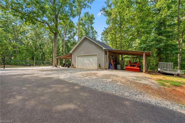 2756 Finch Farm Road, Trinity, NC 27370