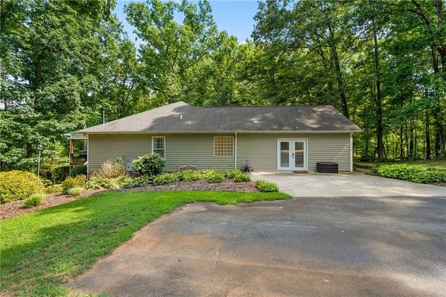 2756 Finch Farm Road, Trinity, NC 27370