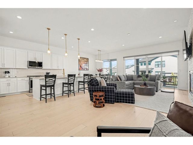 650 Simmental Loop, Castle Rock, CO 80104