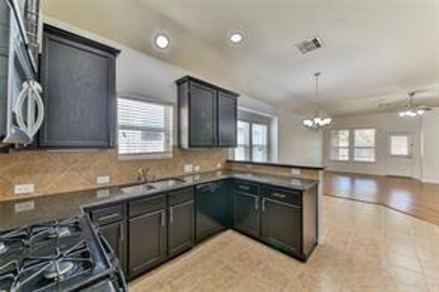 2013 Troon Drive, La Porte, TX 77571