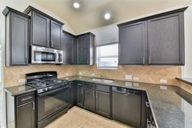 2013 Troon Drive, La Porte, TX 77571