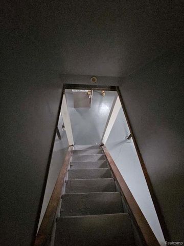 8442 Warwick Street, Detroit, MI 48228