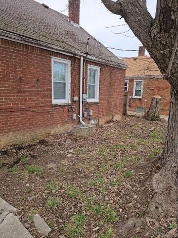 8442 Warwick Street, Detroit, MI 48228