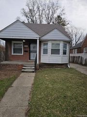 8442 Warwick Street, Detroit, MI 48228
