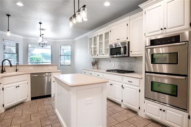 13124 Skyland Drive, Yukon, OK 73099