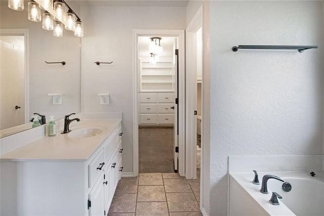 13124 Skyland Drive, Yukon, OK 73099