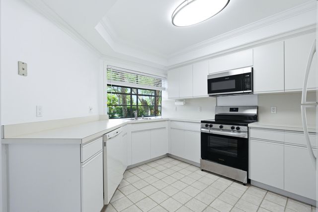 101 Waterview Drive, Palm Beach Gardens, FL 33418