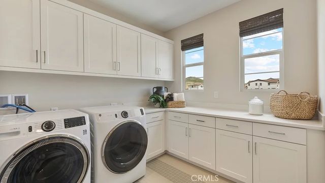24341 Camino Oceano, Valencia, CA 91354