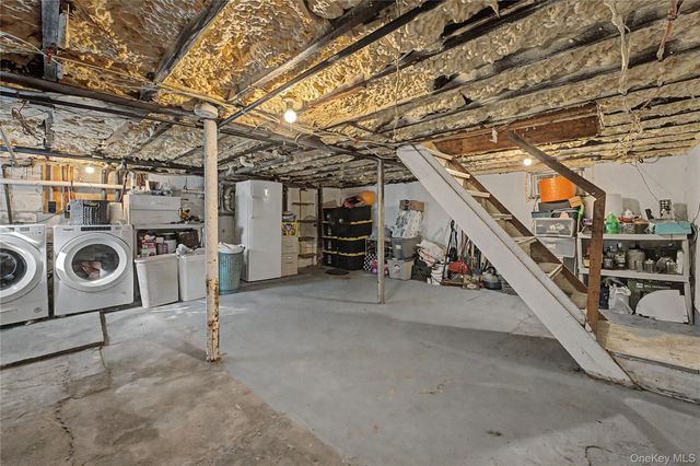 410 10th Street, West Babylon, NY 11704