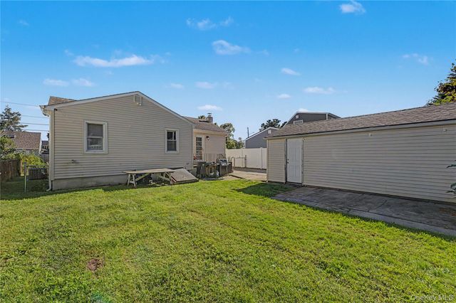 410 10th Street, West Babylon, NY 11704