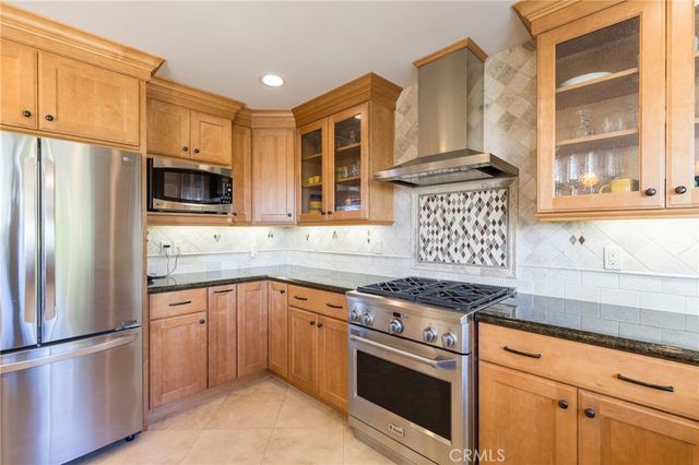 24529 Calvert Street, Woodland Hills, CA 91367