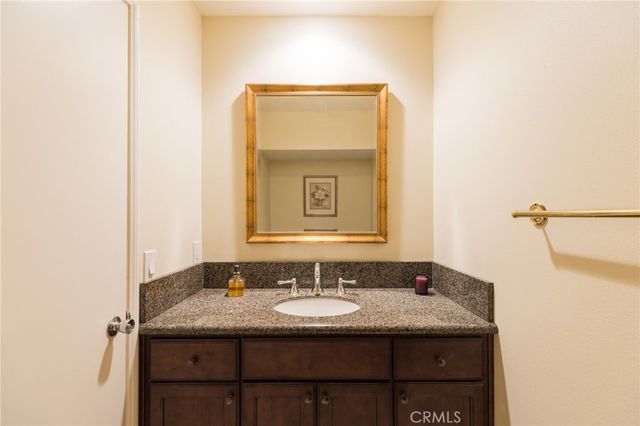 24529 Calvert Street, Woodland Hills, CA 91367