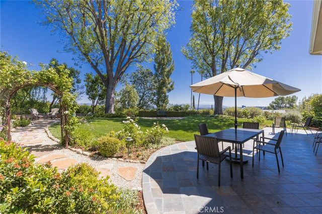 24529 Calvert Street, Woodland Hills, CA 91367