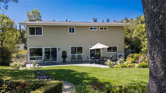 24529 Calvert Street, Woodland Hills, CA 91367