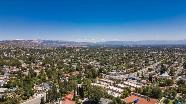 24529 Calvert Street, Woodland Hills, CA 91367