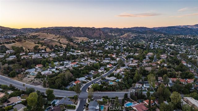 24529 Calvert Street, Woodland Hills, CA 91367
