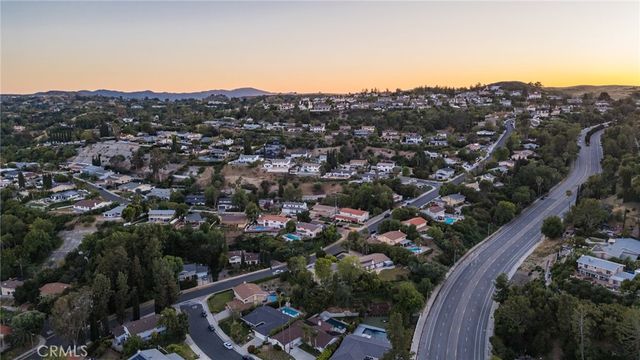 24529 Calvert Street, Woodland Hills, CA 91367