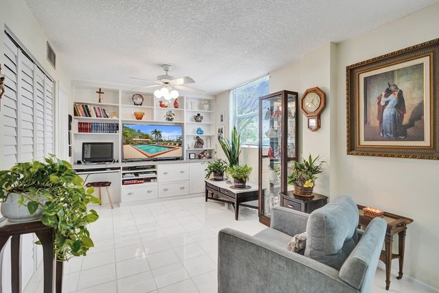 6461 NW 2nd Avenue Five, Boca Raton, FL 33487