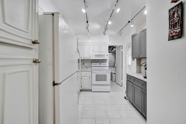 6461 NW 2nd Avenue Five, Boca Raton, FL 33487