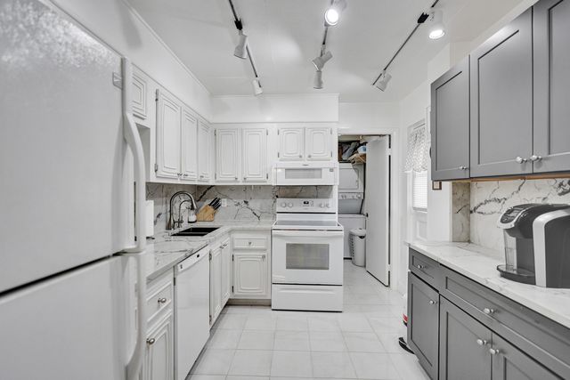 6461 NW 2nd Avenue Five, Boca Raton, FL 33487