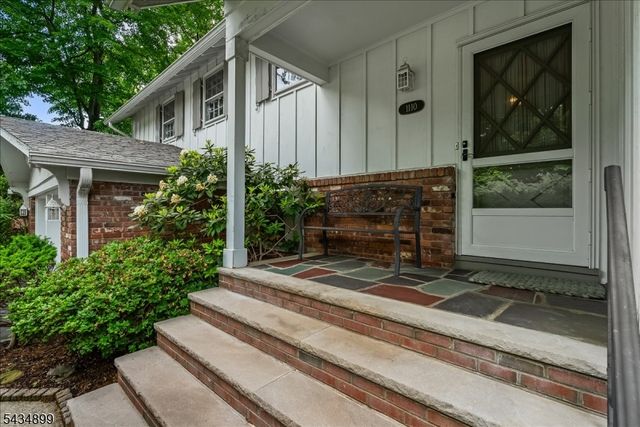 1110 Minisink Way, Westfield Town, NJ 07090