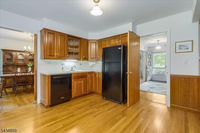 1110 Minisink Way, Westfield Town, NJ 07090
